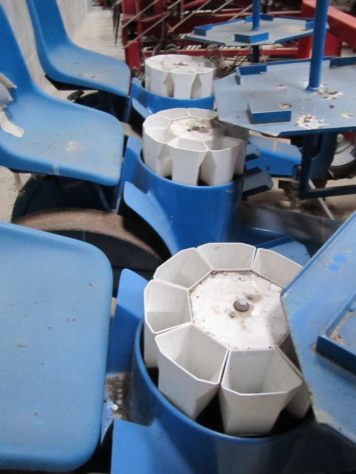 3228 Ferrari planting machine 3 row for cubic plants