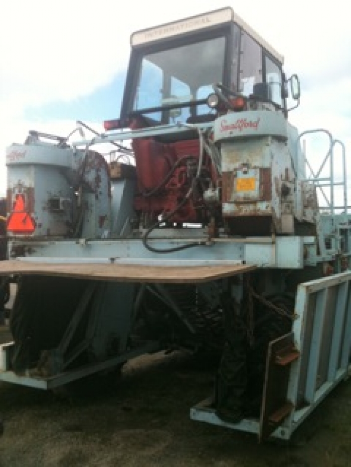 3103 Smallford Blackcurrant harvester selfpropelled