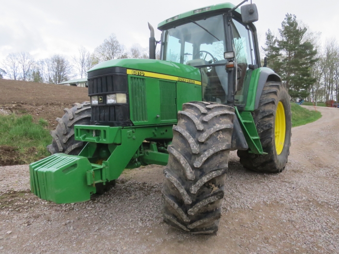 5165 John Deere 6810 traktor