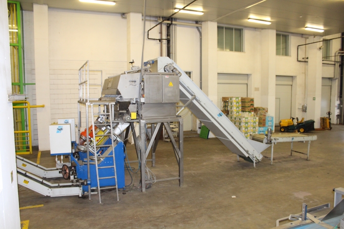 5248 Sorma S&B net clipping line with weigher