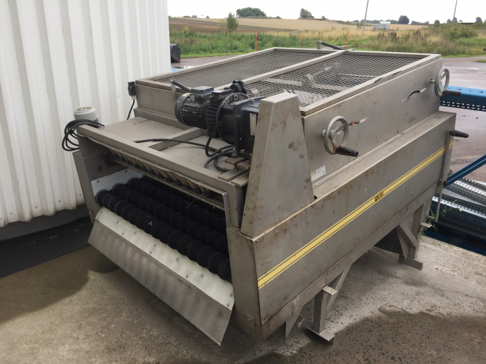 5271 EMVE diabolo grader for peeled product