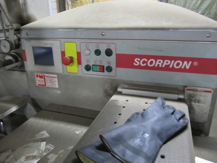 3167 Record flow pack for trays  with NEWTEC multi weigher