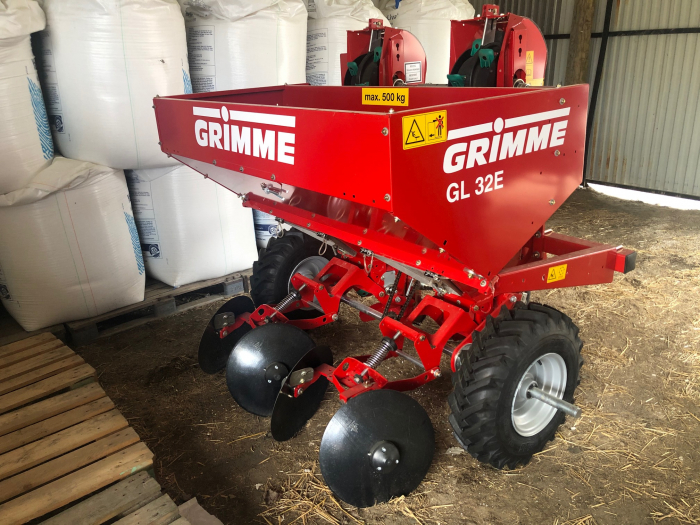 5458 Grimme GL32E potato planter
