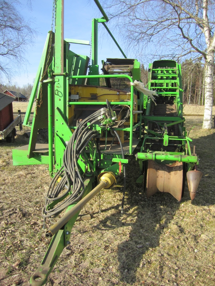 3355 Wühlmaus 1033 potato harvester with screen grader