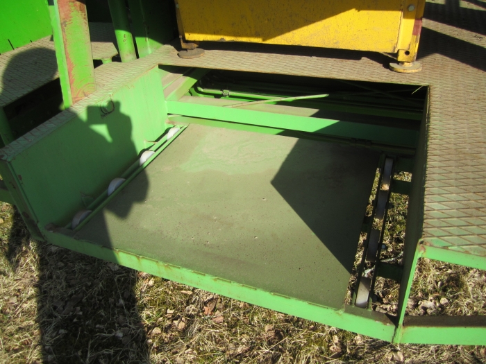 3355 Wühlmaus 1033 potato harvester with screen grader