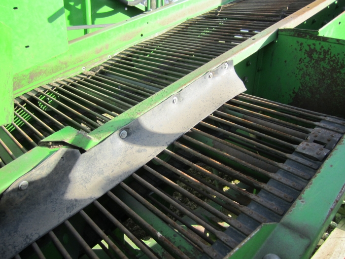 3355 Wühlmaus 1033 potato harvester with screen grader