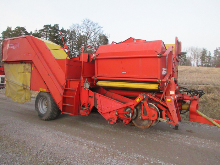 5611 Grimme SE75-40 potato harvester