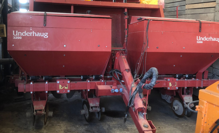 5943 Kverneland Underhaug UN3200 potato planter