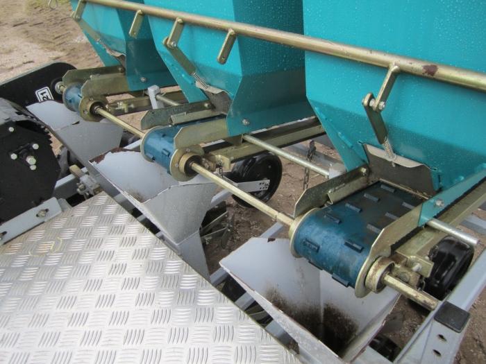 3420 Haarby Zwiebelpflanzmaschine 3 Reihe