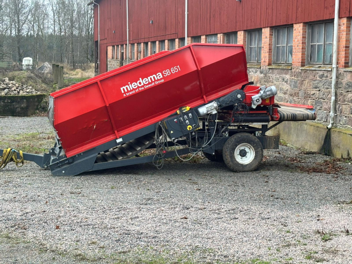 6260 Dewulf Miedema SB651 receiving hopper