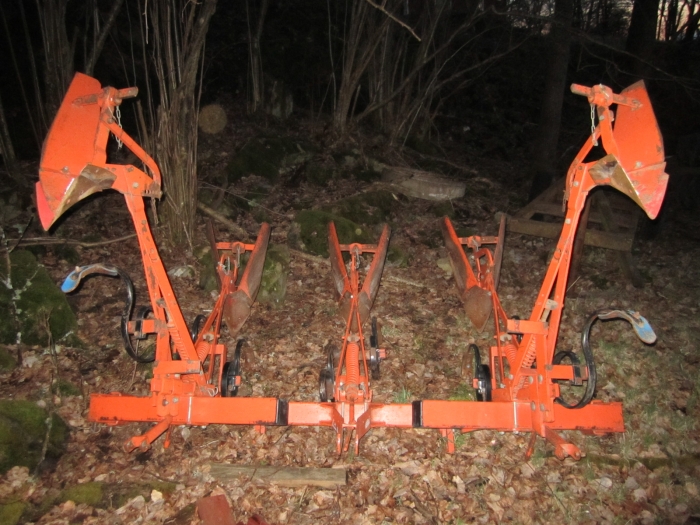 3428 UN Underhaug 4 row potato ridger