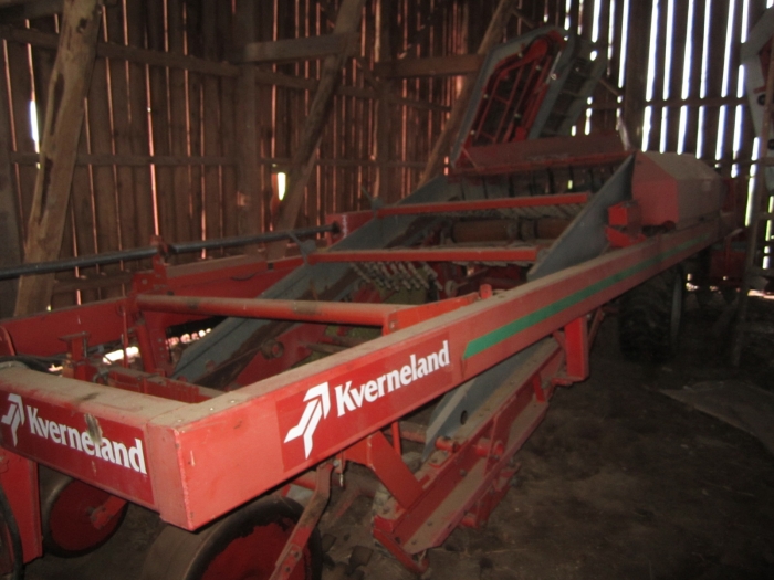 3433 Kverneland UN2200 Kartoffelroder 2Reihe