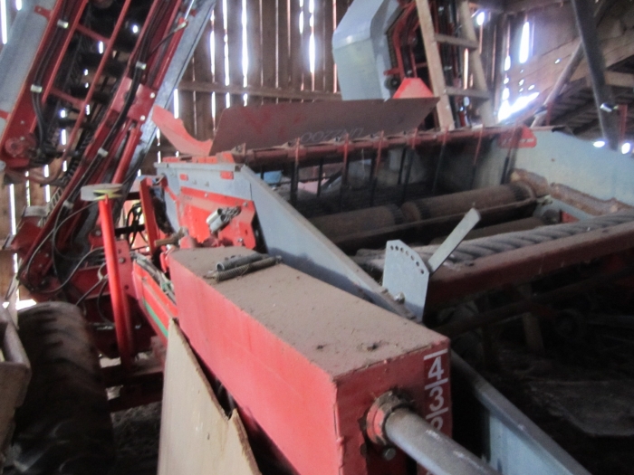 3433 Kverneland UN2200 Kartoffelroder 2Reihe