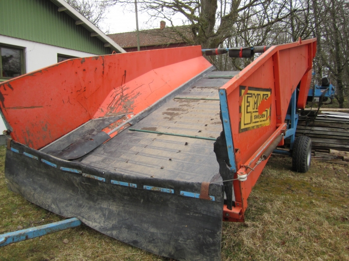 3439 EMVE receiving hopper year model 1998