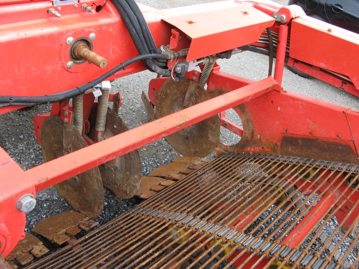 3454 Grimme GZ1700 2 row red beet harvester etc