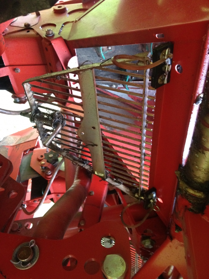 3485 Grimme GL32B 2 row potato planter year 2009