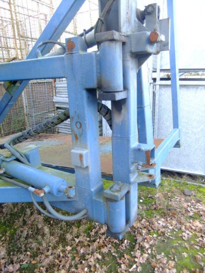 3505 Asa-Lift leek harvester trailed with automatic box system
