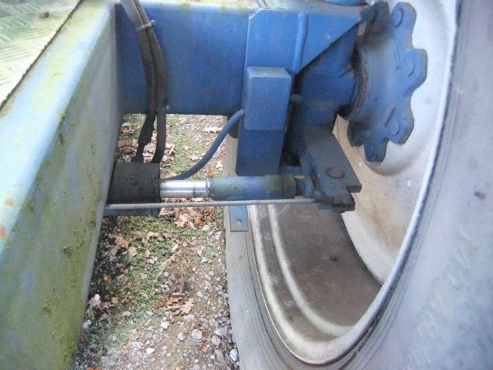 3505 Asa-Lift leek harvester trailed with automatic box system