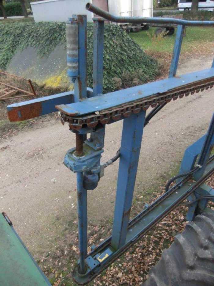 3505 Asa-Lift leek harvester trailed with automatic box system
