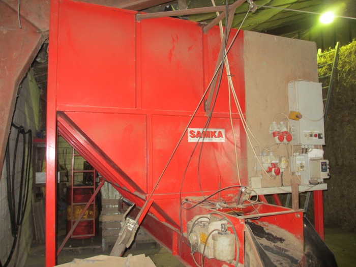 3511 Tong hopper with elevator, conveyor 