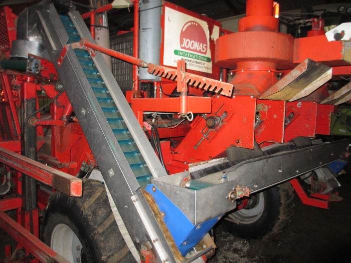 3513 3513 Joonas Berry harvester
