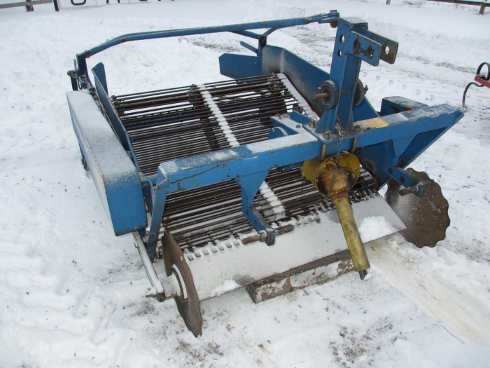 3550 Asa-Lift onion windrower
