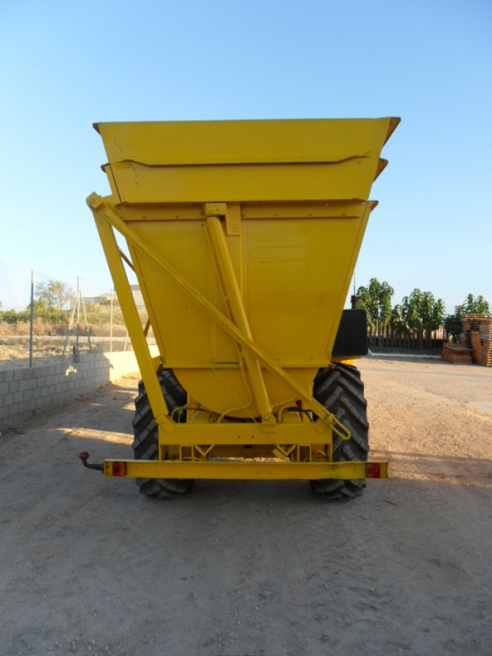 3557 Oxbo Pixall sweet corn harvester