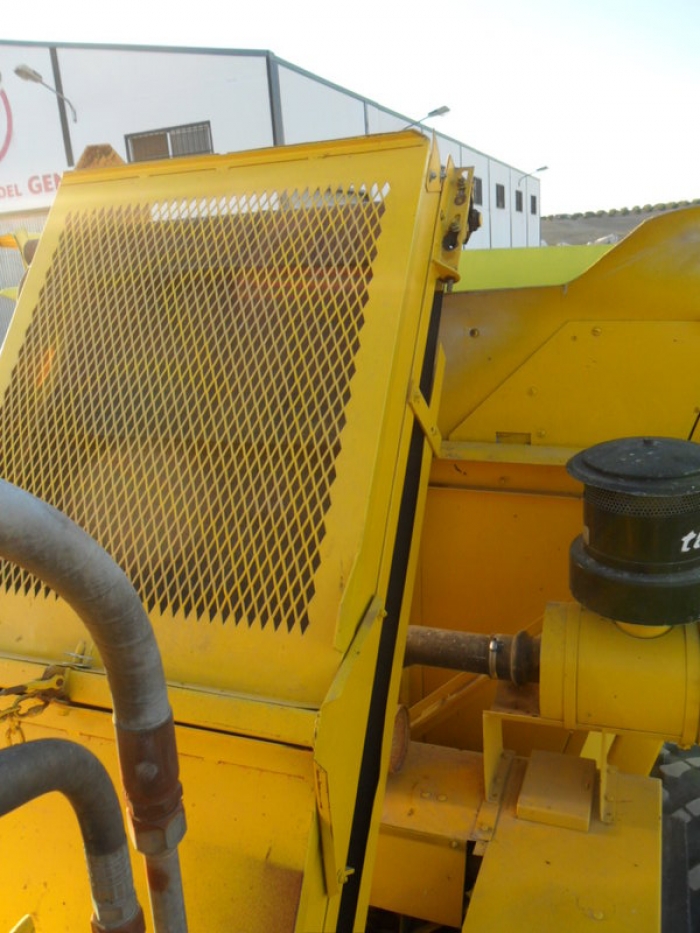 3557 Oxbo Pixall sweet corn harvester