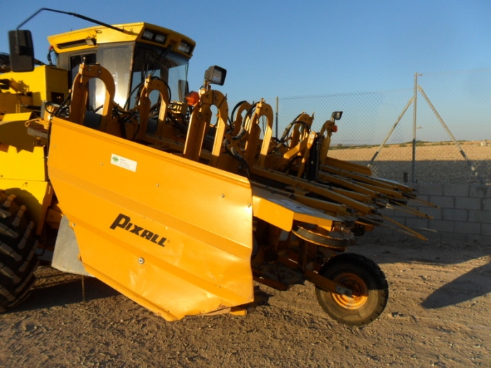 3557 Oxbo Pixall sweet corn harvester