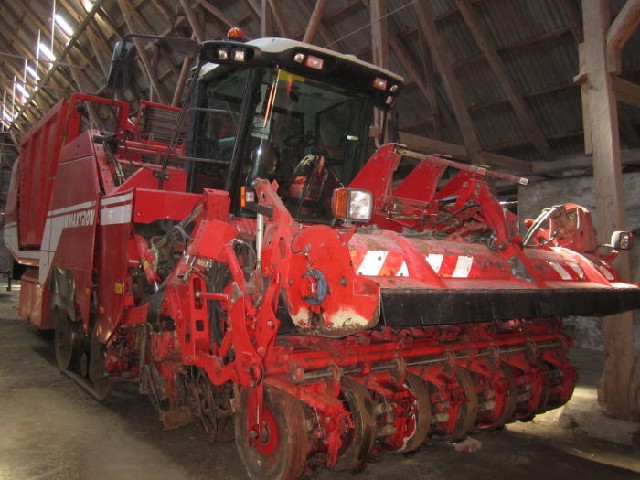 3614 Grimme Maxtron 620 beet harvester 6 row