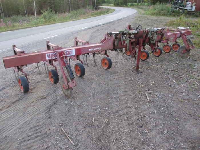 3624 Kongskilde row crop cleaner 10 rows
