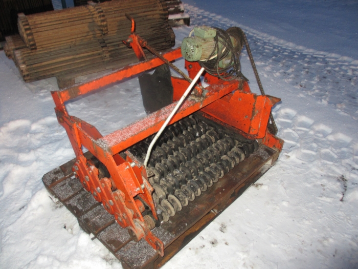 3753 Amac soil roller cleaner