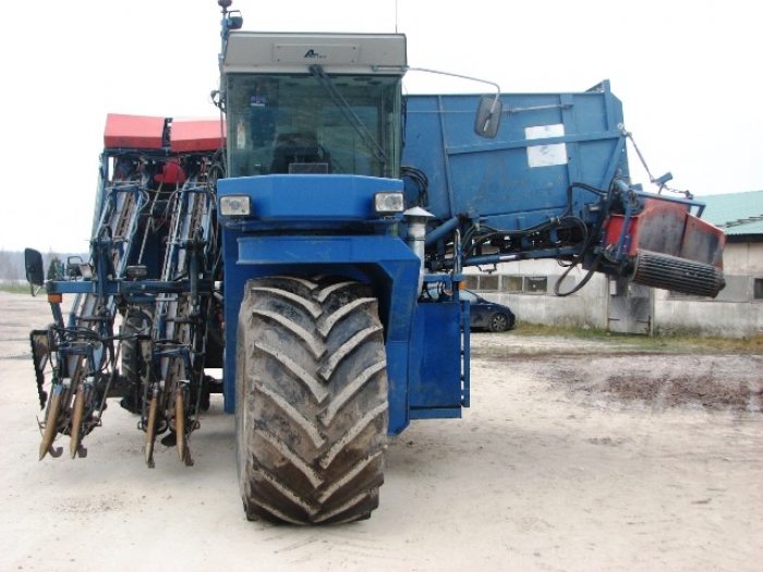 3327 Asa-Lift selfpropelled  carrot harvester 2 rows 