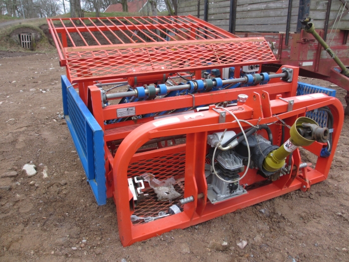 3825 Ferrari Pflanzmaschine 3 Reihe Pneumatisch
