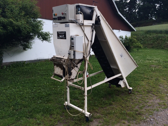 3858 SKALS automatic weigher AM550
