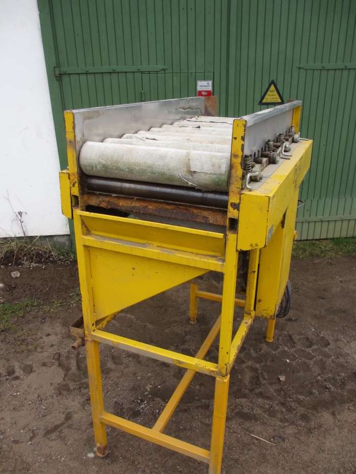 3903 Tong felt drier table