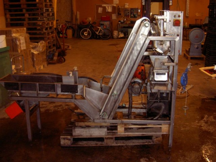 1804 Newtec G20 carrot weigher and pack 