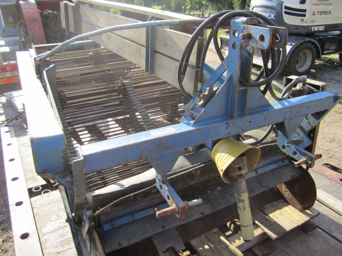 3277 ASA-LIFT onion windrower