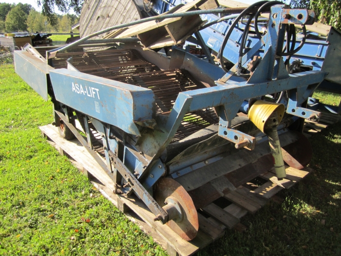 3277 ASA-LIFT onion windrower