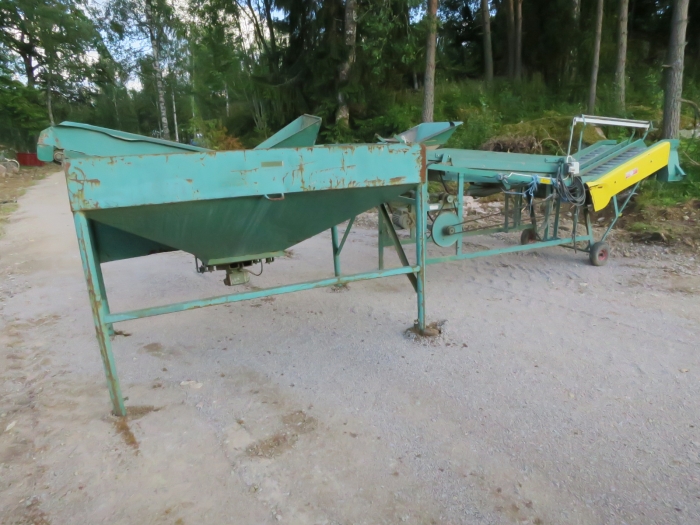 4062 Bording potato grader with bunker