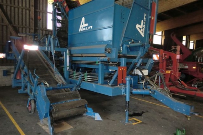 3298 ASA-LIFT onion loader with bunker