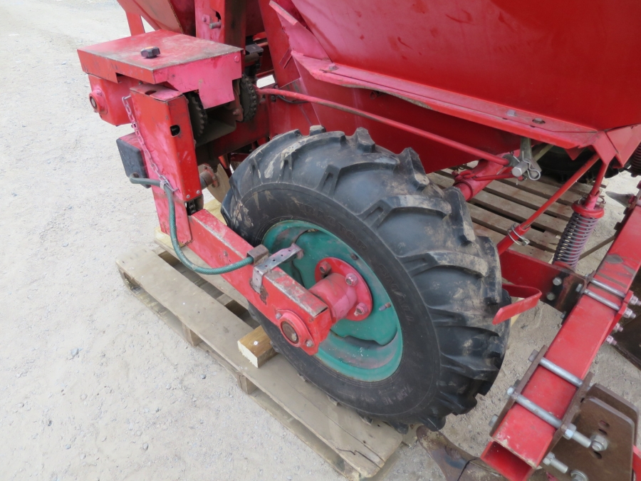 4102 Kverneland UN 3000 Kartoffel Pflanzmaschine