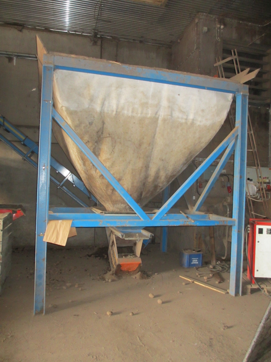 4111 EMVE washing line with screen grader etc