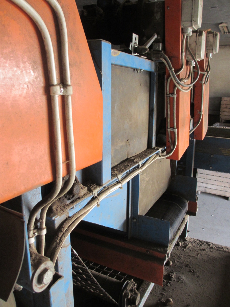 4111 EMVE washing line with screen grader etc