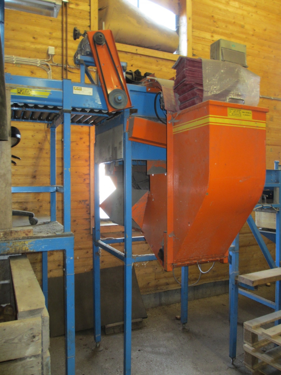 4114 EMVE packaging line for paper bags 