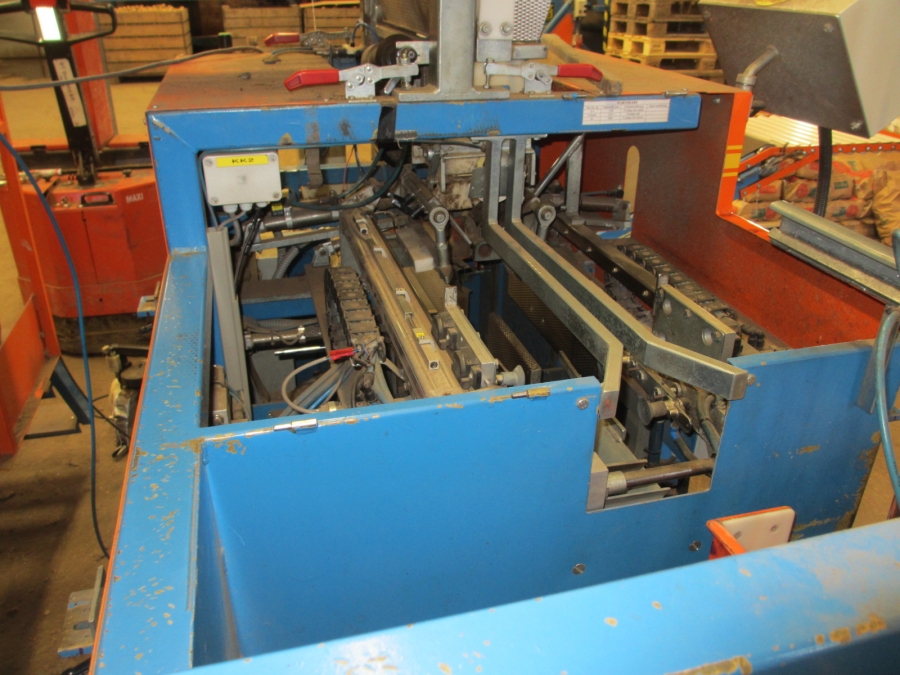 4114 EMVE packaging line for paper bags 