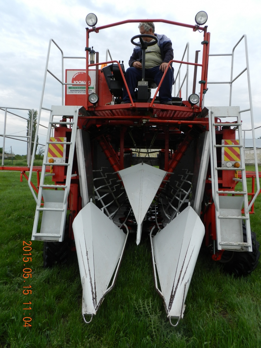 4117 Joonas 1500 berry harvester 