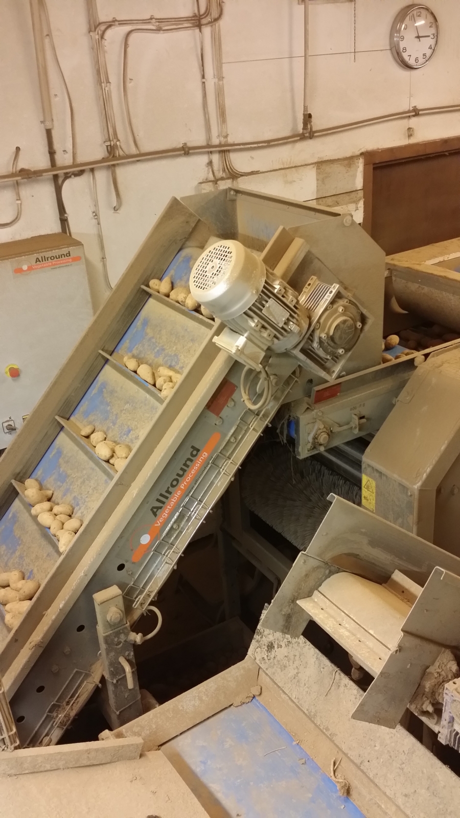 4122 Allround roller grader