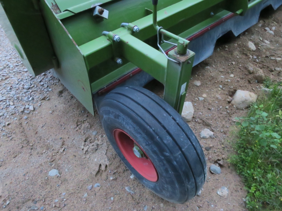 4130 Baselier Haulm topper LKB320
