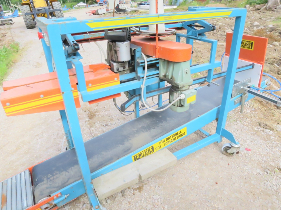 4145 EMVE stitching line with Newlong stitcher